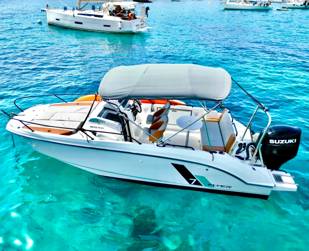 Beneteau Flyer 7 SUNdeck para excursiones en barco por Mallorca